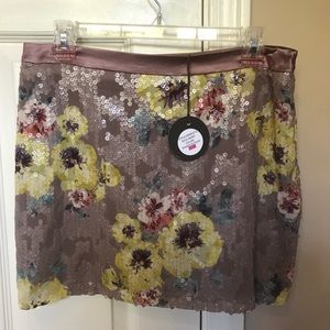 Eva Franco sequin skirt- size 6 NWT!